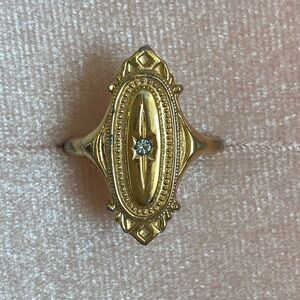 Vintage Avon Kensington Ring ✨ Size 6-8.5